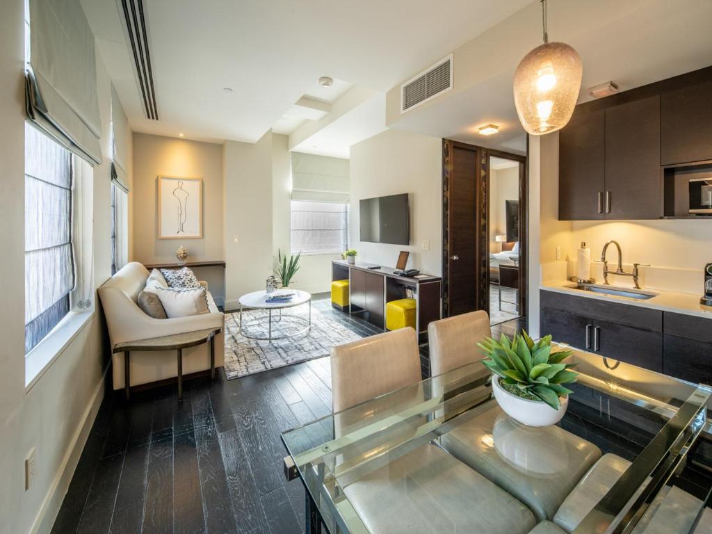 The Marmara Park Avenue - King Suite Accessible