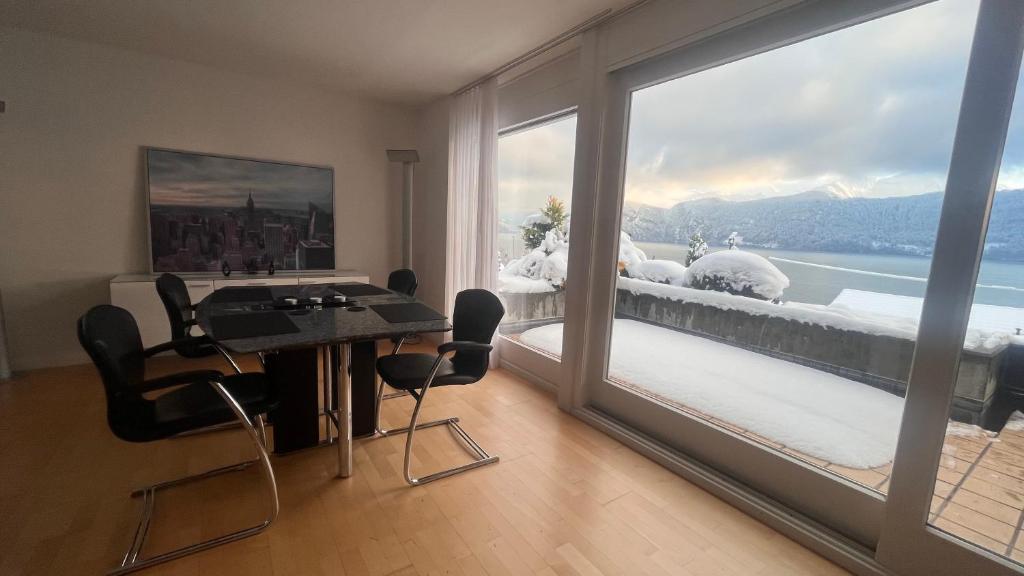 Nespecifikovaný výhled na hory nebo výhled na hory při pohledu z apartmánu