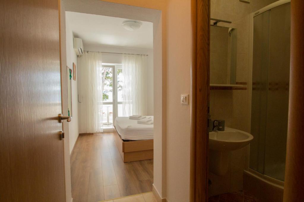 Koupelna v ubytování Apartmani Josip