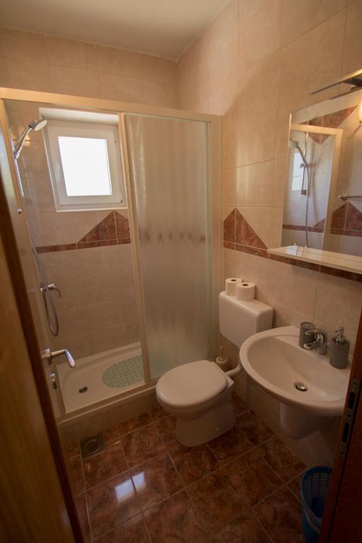 Koupelna v ubytování Apartmani Josip