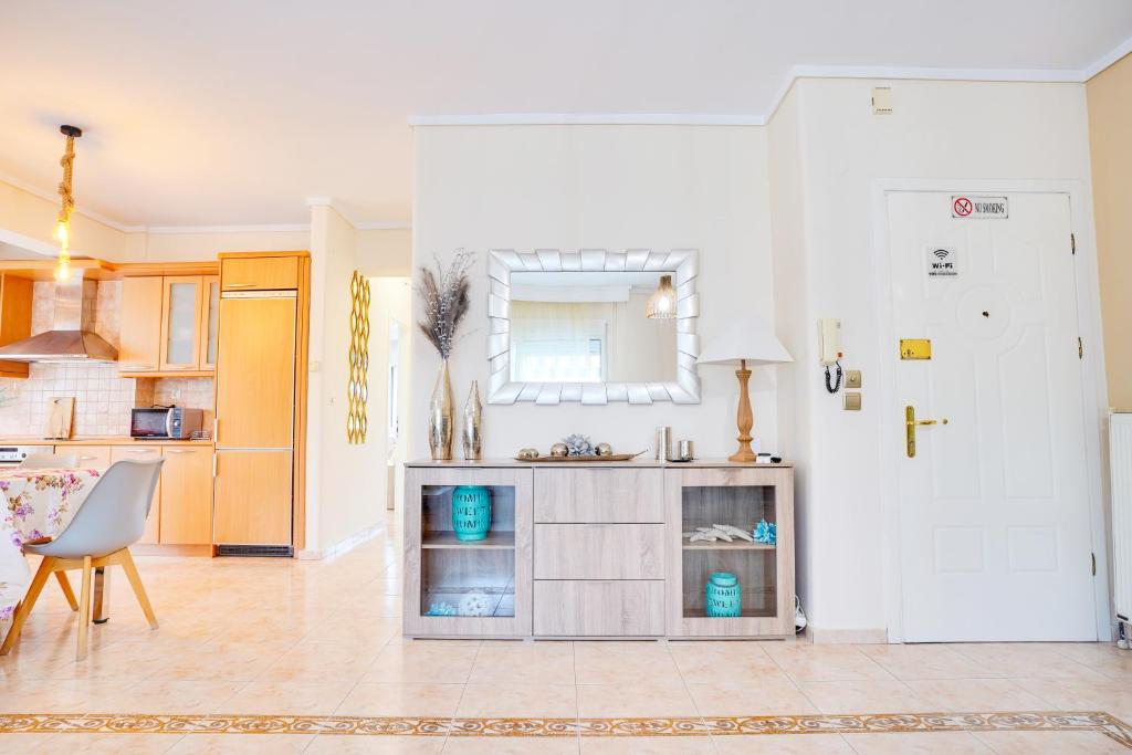 A kitchen or kitchenette at LOVELY AND SUNNY APARTAMENT 300m FROM BEACH!!