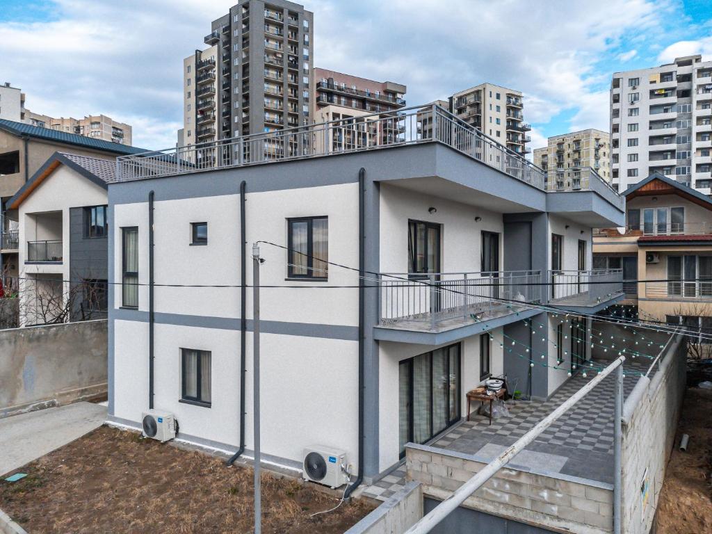 Fresh Air & Panoramic View (Floor 1 & 2) در تفلیس