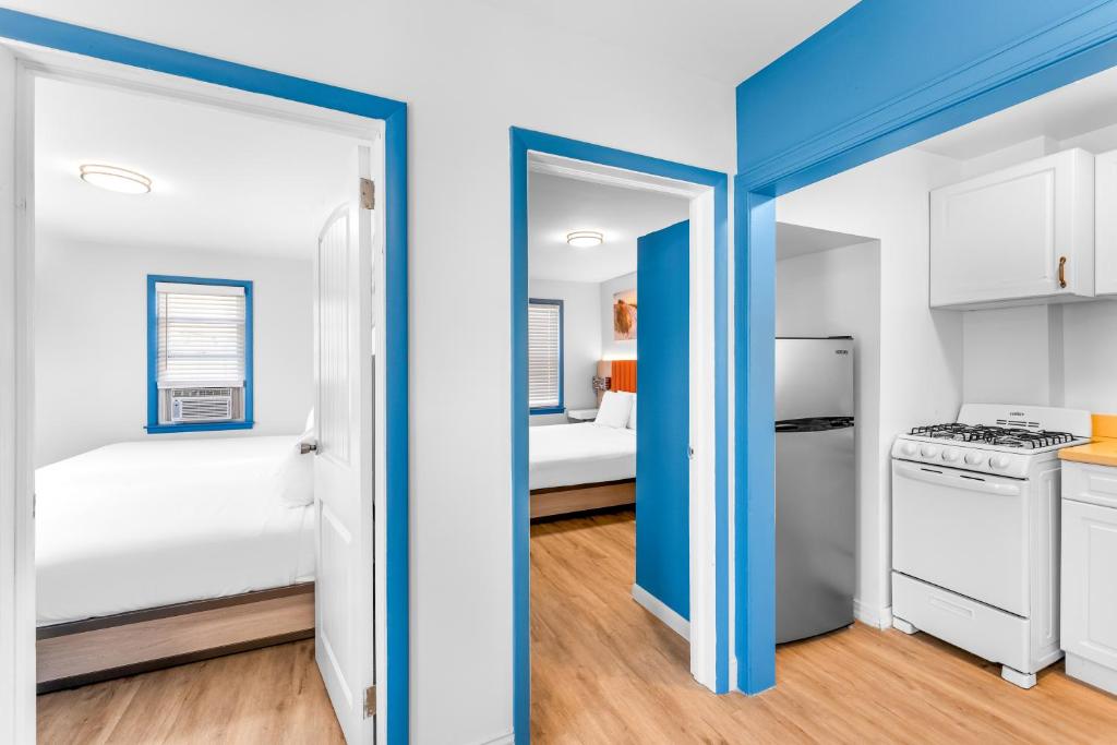 Kuchyň nebo kuchyňský kout v ubytování Buttercup Suites Wildwood Crest Beach