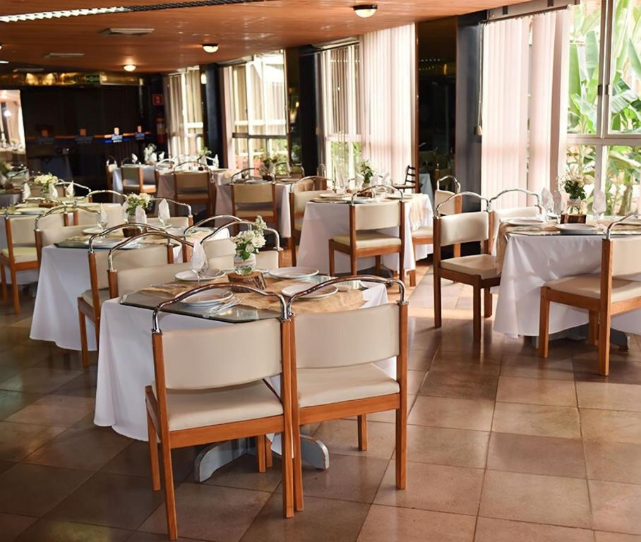 Restaurace v ubytování Harbor Querência Hotel