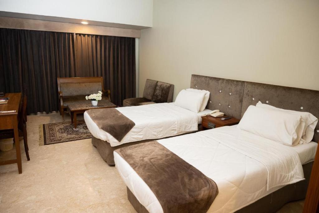 Faran Hotel - Deluxe Twin Room