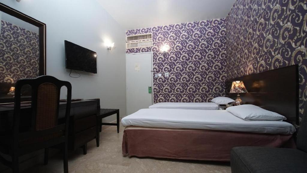 Faran Hotel - Standard Twin Room
