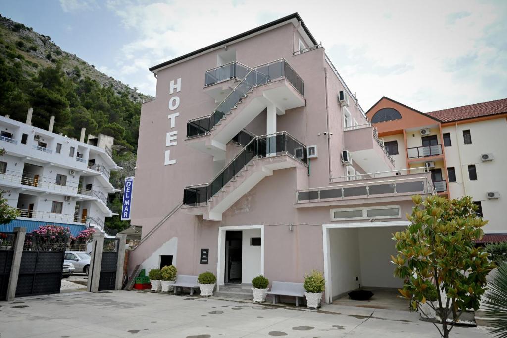 Budova, kde se hotel nachází