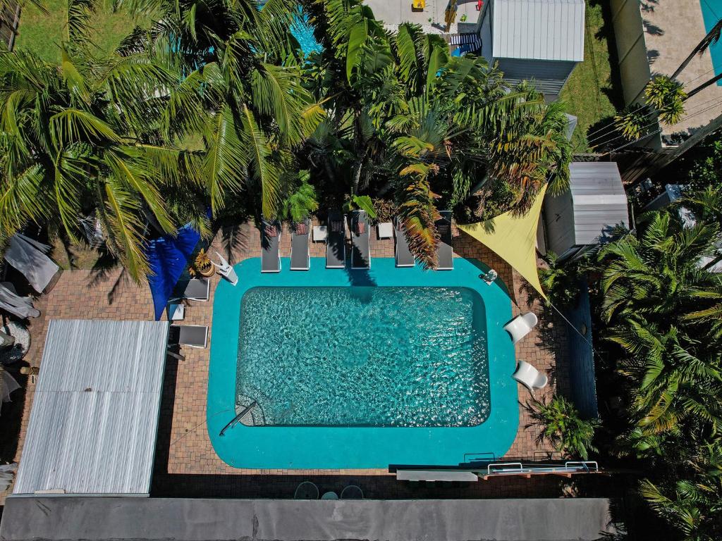 Bazén v ubytování GAYClothing optional Pool retreat men only w private Courtyard nebo v jeho okolí