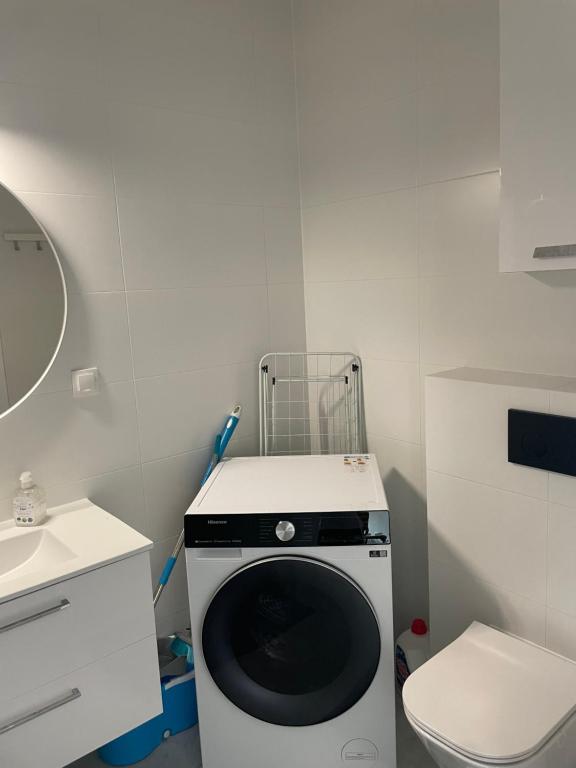 Fotografie z fotogalerie ubytování Cosy new apartment with Netflix v destinaci Pruszków