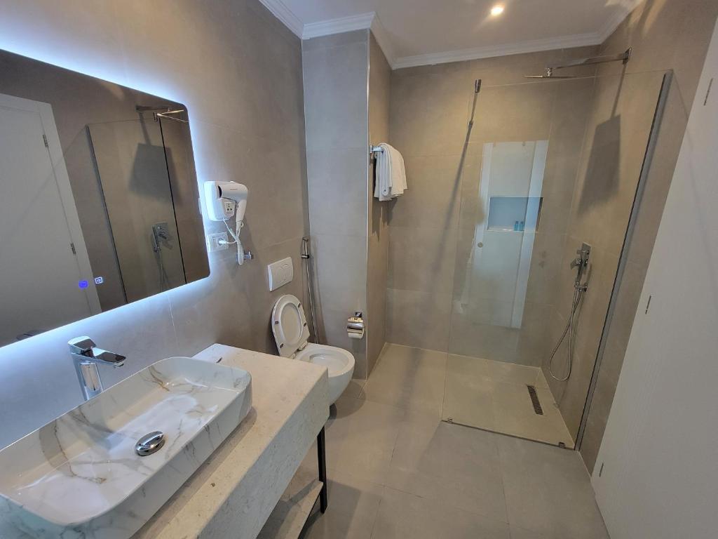 Vannituba majutusasutuses Hotel Enkelana