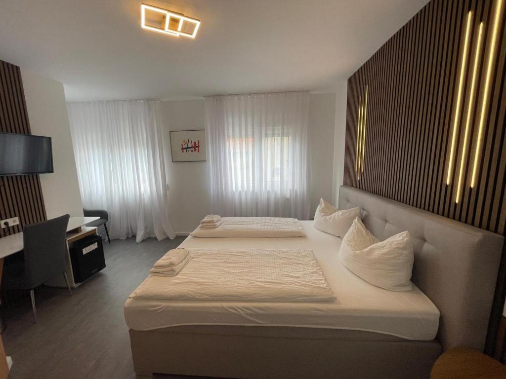 Hotel Loewen - Double Room