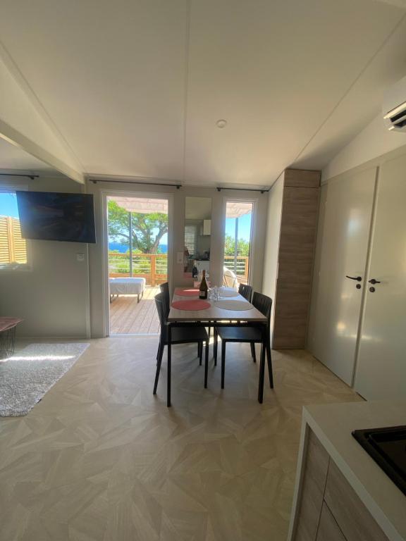 Fotografie z fotogalerie ubytování My Sweet Lodge v destinaci Saint-Raphaël