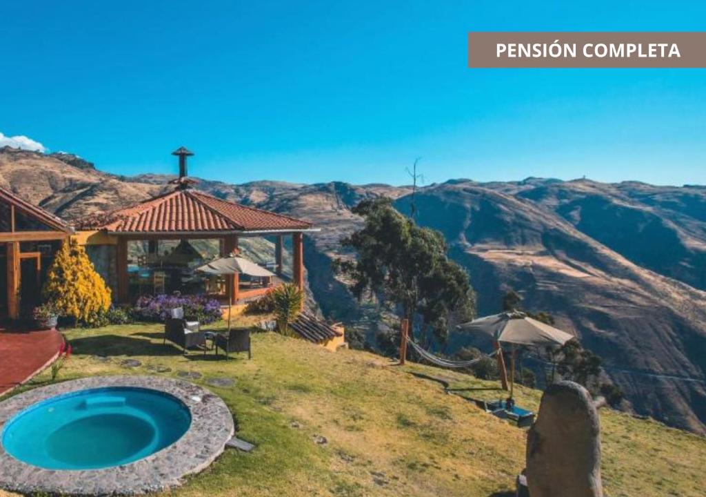 Výhled na bazén z ubytování Refugio Viñak nebo okolí