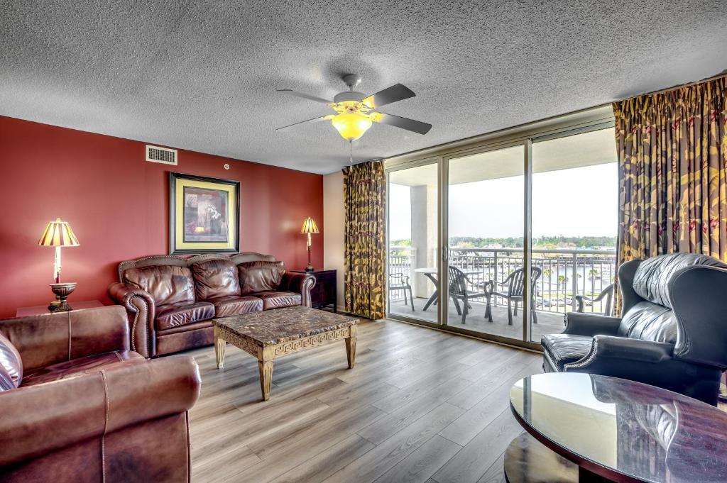 Χώρος καθιστικού στο Luxury 4 bedroom Condo - Yacht Club