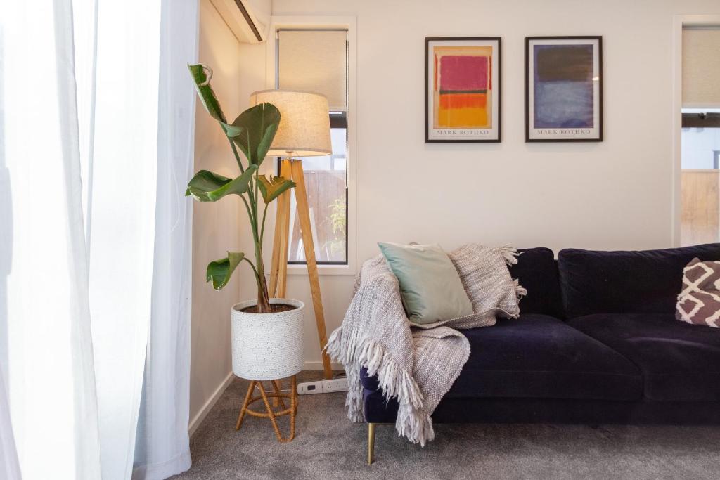 Serenity by the Sea: Coastal Escape1 bed 1 bath - Resim 38