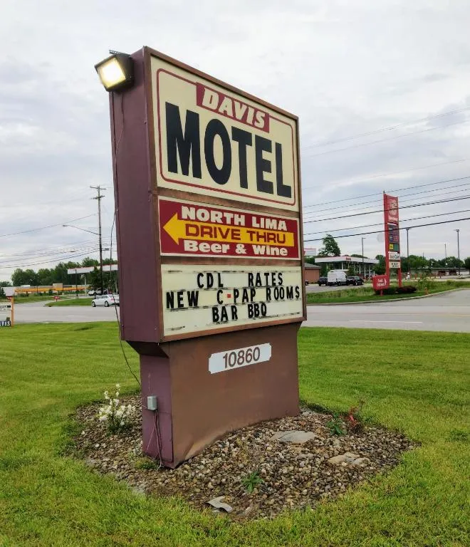 Davis Motel in Youngstown