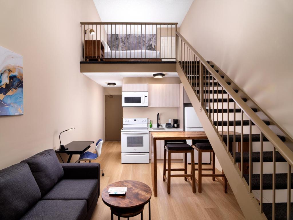 
Executive Studio Suite
