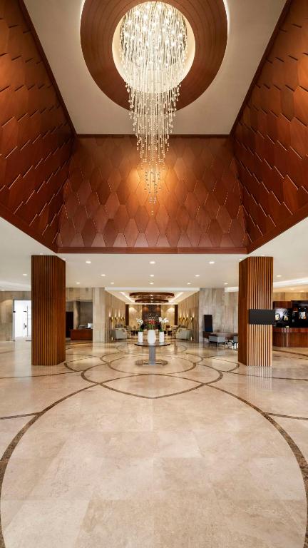 Vstupní hala nebo recepce v ubytování Radisson Hotel Muscat Panorama