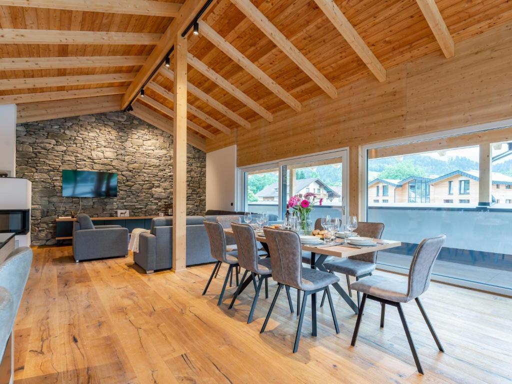 A television and/or entertainment centre at Luxury Sankt Lorenzen