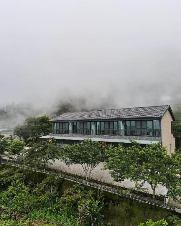 茶緣觀舍評價、特色體驗、房價資訊、訂房連結 – 阿里山日出茶園民宿 - 照片 1