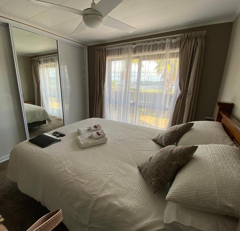 Town View Homestay客房内的一张或多张床位