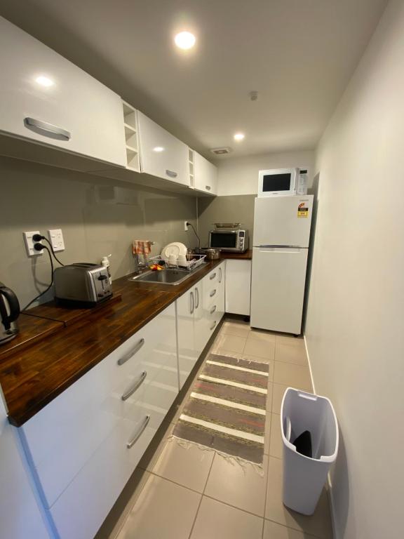 Town View Homestay的厨房或小厨房