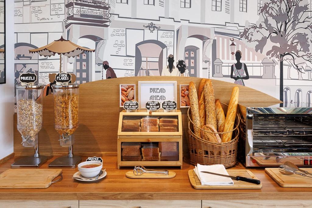 Hotel Ronda Lesseps - Resim 40