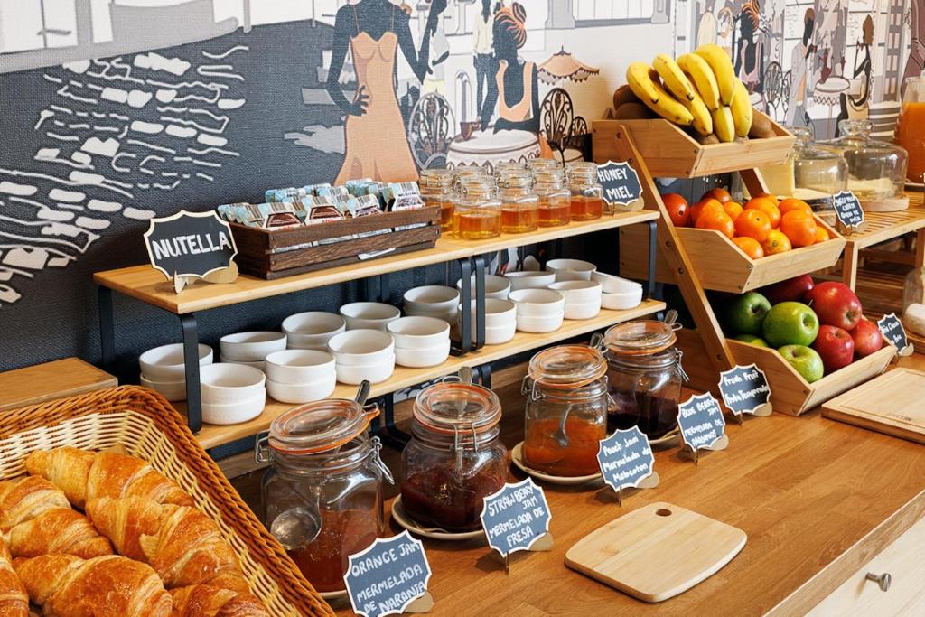 Hotel Ronda Lesseps - Resim 32