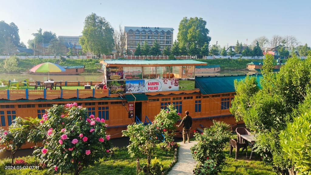 Zahrada ubytování Houseboat Karima palace