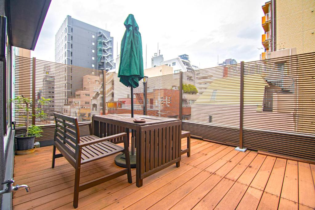 Balkón nebo terasa v ubytování WONZ HOTEL 島之内道顿堀心斎橋難波エリア中心地 New Open Sale