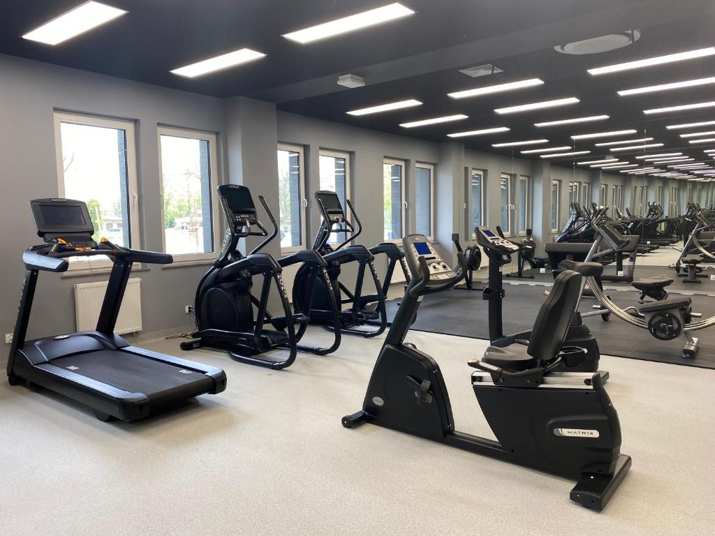 Posilňovňa alebo fitness centrum v ubytovaní FARO Apartamenty Kasprowicza 20 BASEN w cenie SCHWIMMBAD im Preis