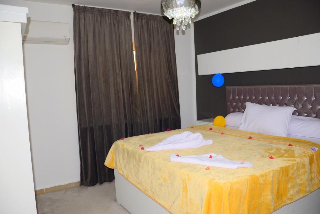 Posteľ alebo postele v izbe v ubytovaní Go Egypt Apartments North Al Ahiaa , Hurghada