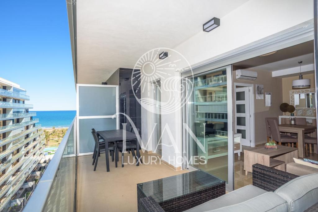 Balkón nebo terasa v ubytování Casa Seabreeze Ivan Luxury Homes 8ªPlta Norte 1ªLínea