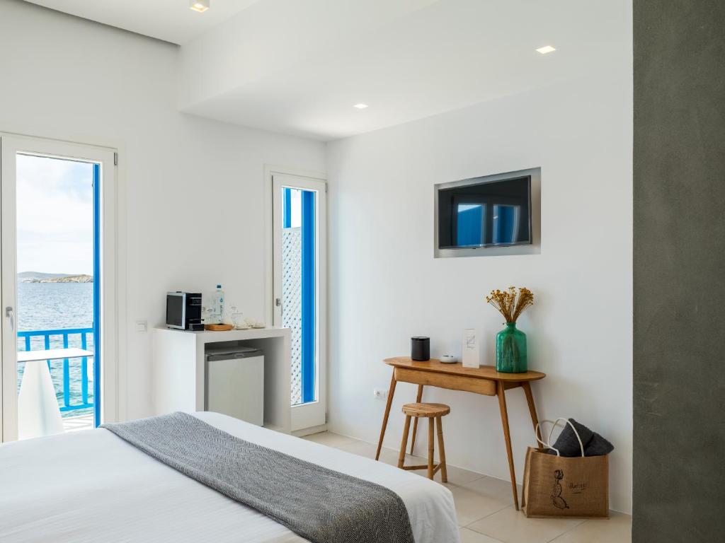 Bluetopia Suites - 17