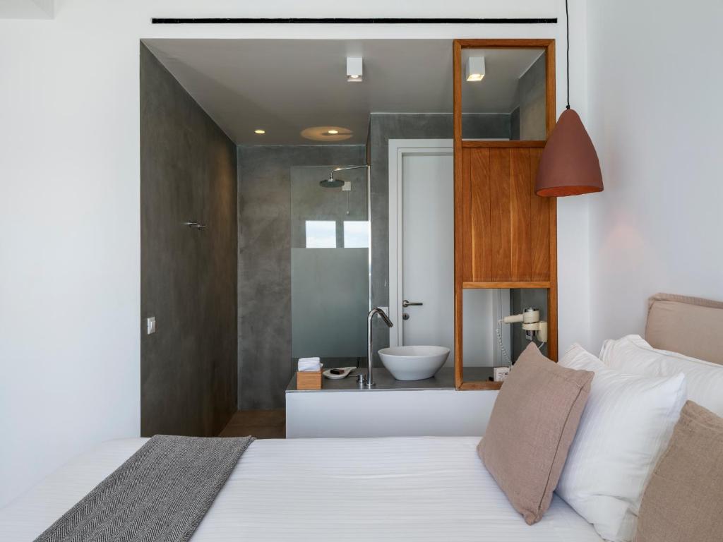 Bluetopia Suites - 18