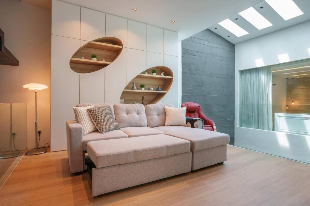 Posezení v ubytování Georgetown Minimalist Elegance 4BR 8Pax