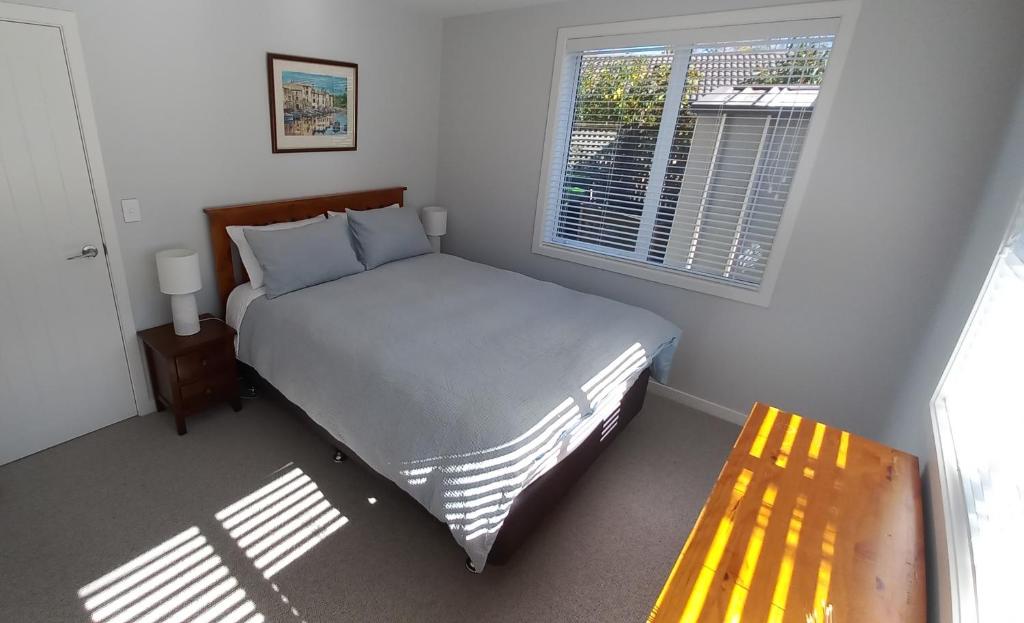 Stylish Matua Apartment - Resim 9