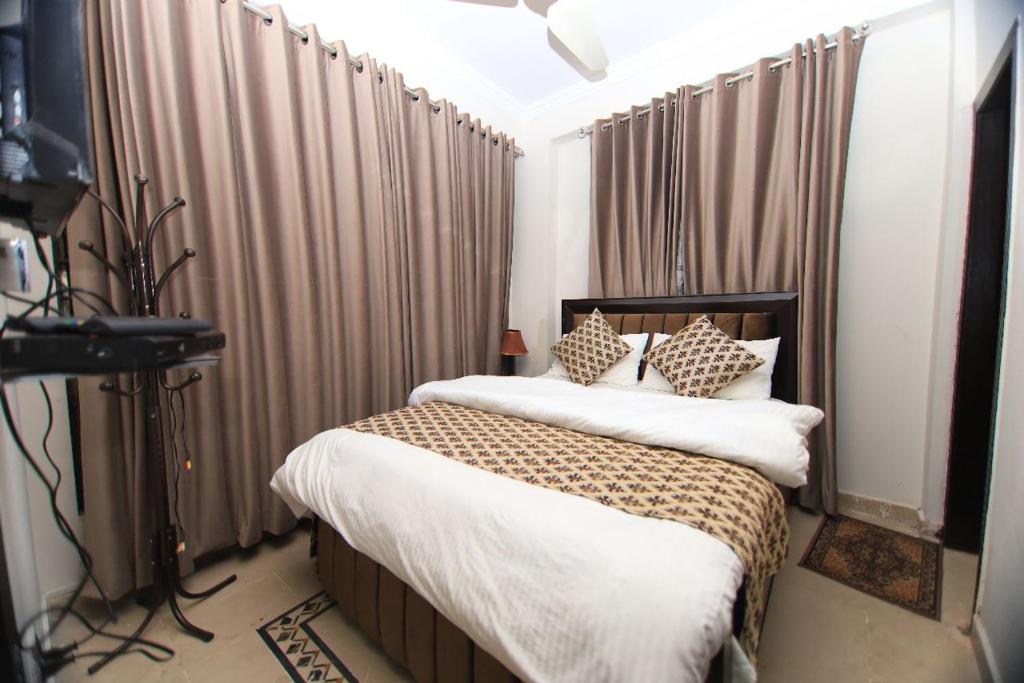 Candle Wood - Budget Double Room