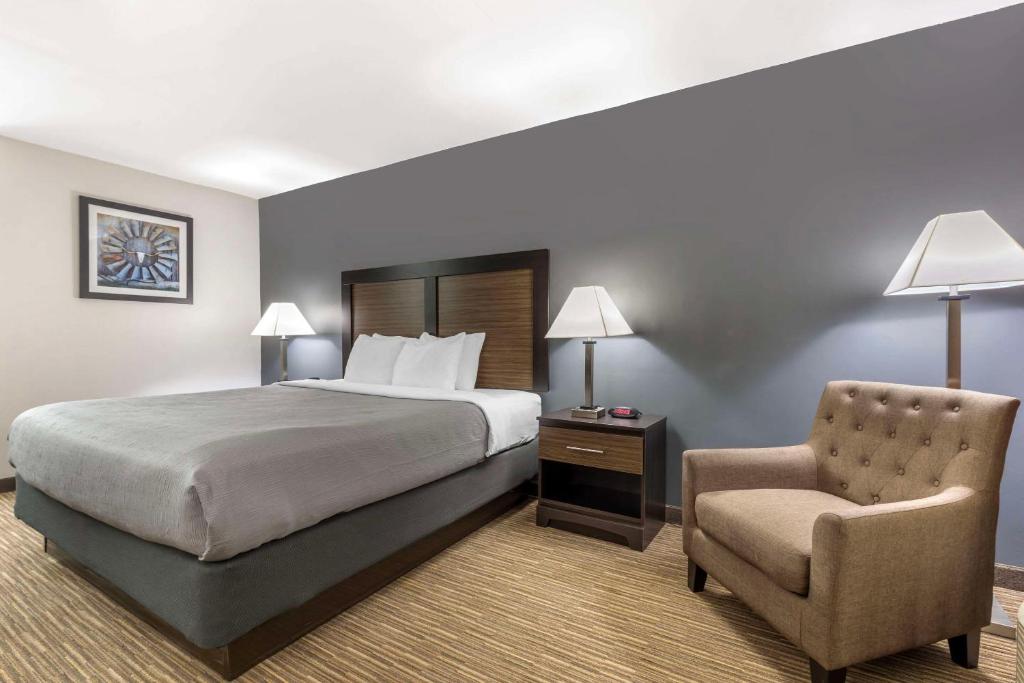 Quality Inn Gainesville - King Room - Nichtraucher