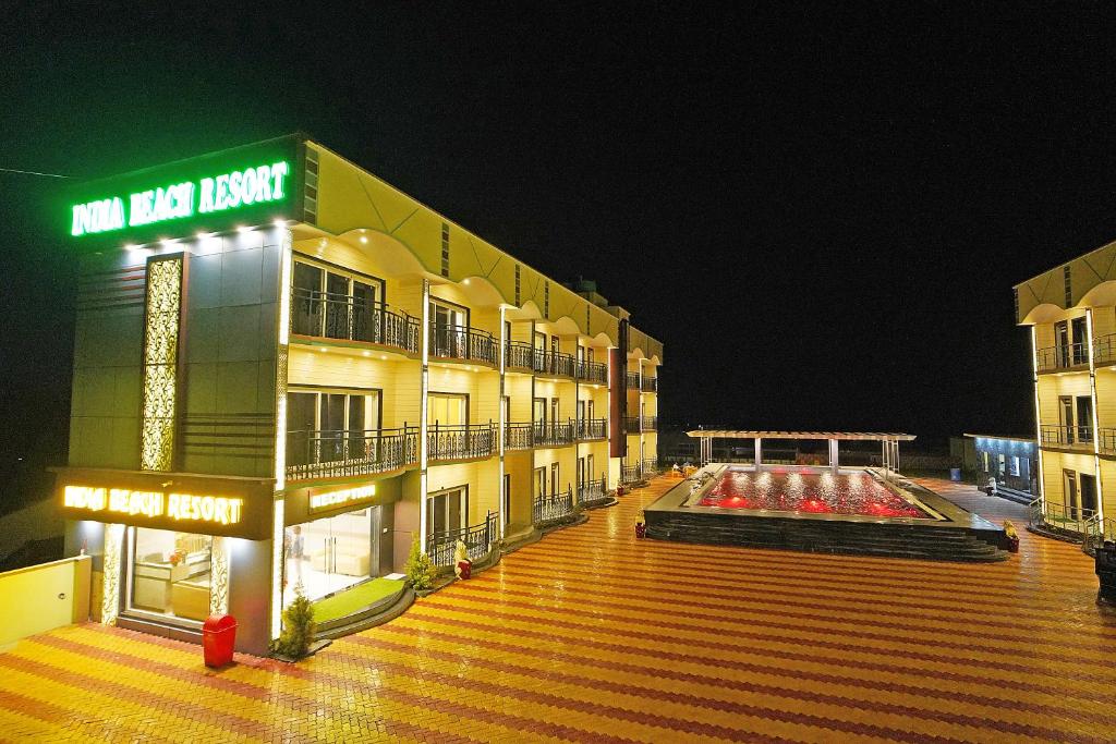 Bazén v ubytování INDIA BEACH RESORT !! FRONT Sea VIEW !! nebo v jeho okolí