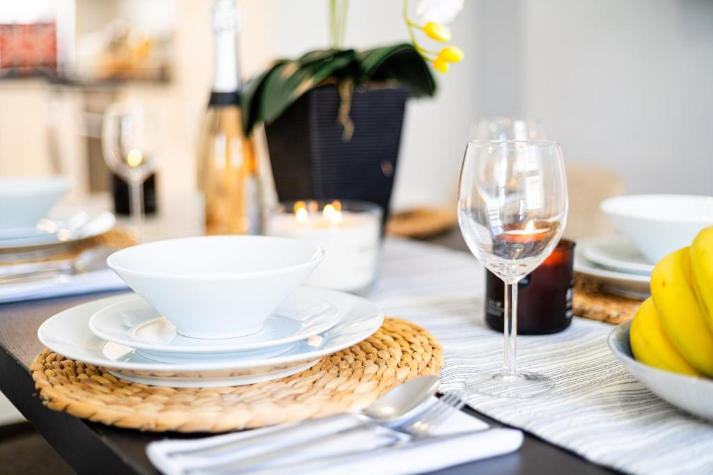 Fotografie z fotogalerie ubytování Luxury 2BR Bond St Apt - Sleeps 6 - Free WiFi v Londýně