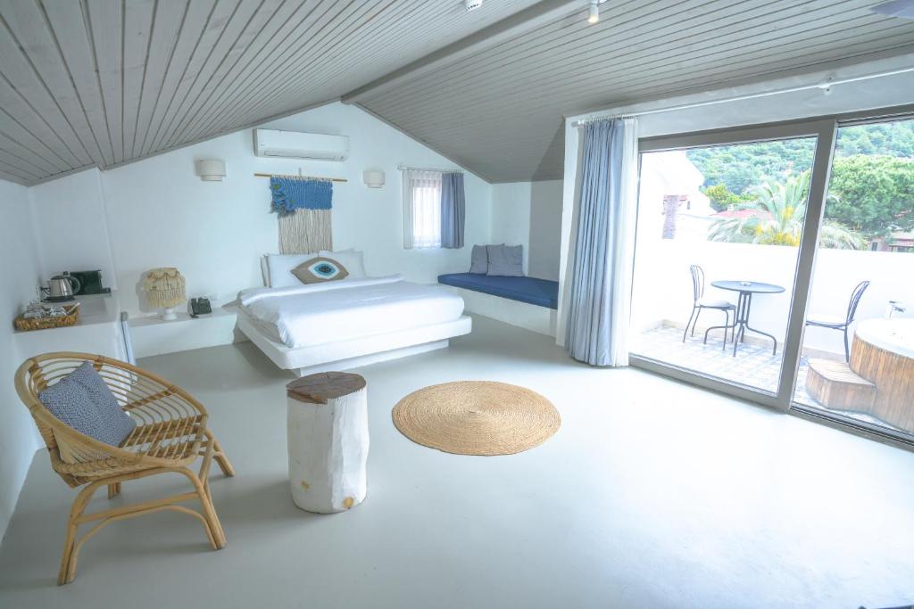 Kassandra Oludeniz - 12