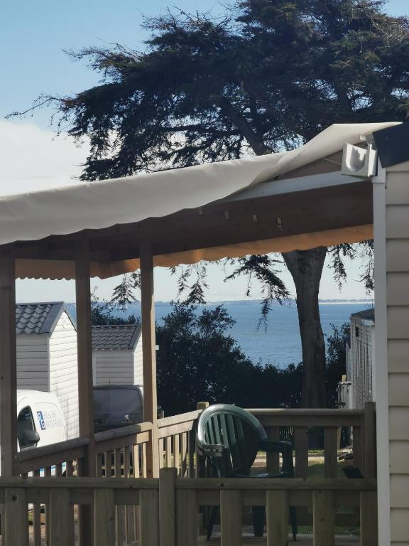 Balkón nebo terasa v ubytování Mobilhome Vue océan La Costa Breizha