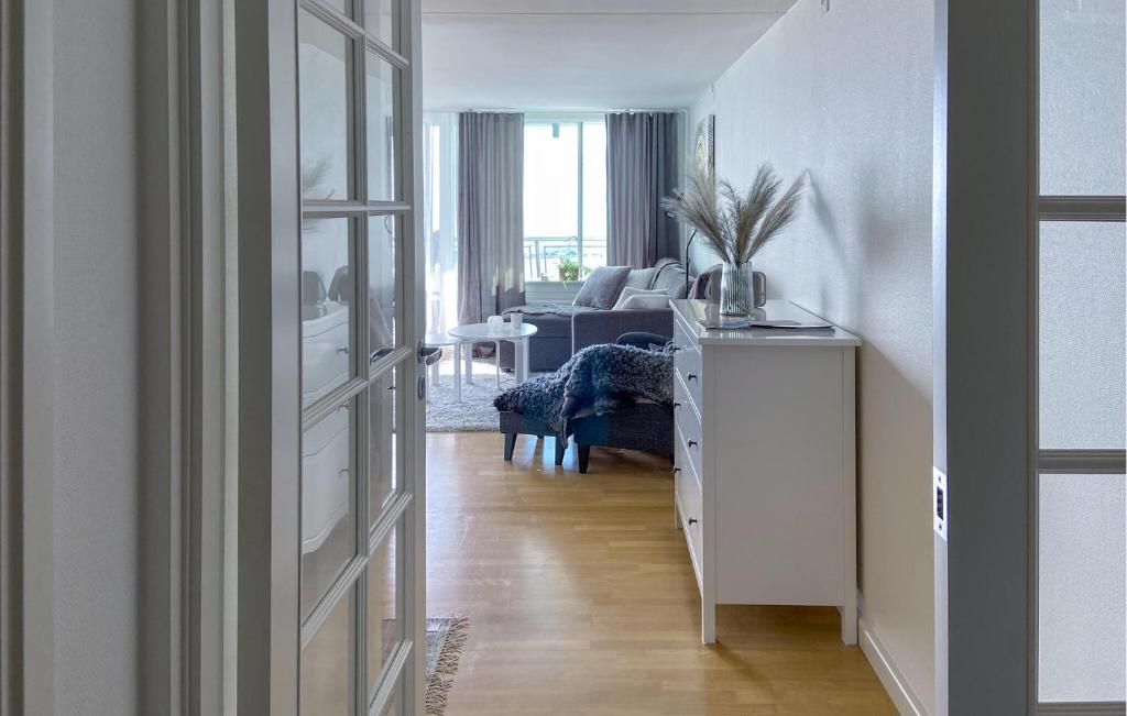 Fotografie z fotogalerie ubytování 2 Bedroom Awesome Apartment In Visby v destinaci Visby