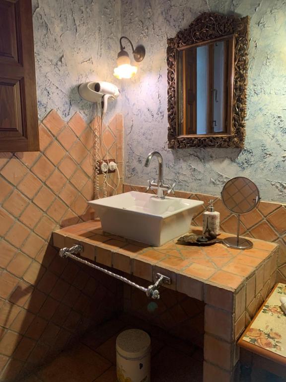 Posada Restaurante Fuenteplateada - Deluxe Doppel- Oder Zweibettzimmer Mit Whirlpool