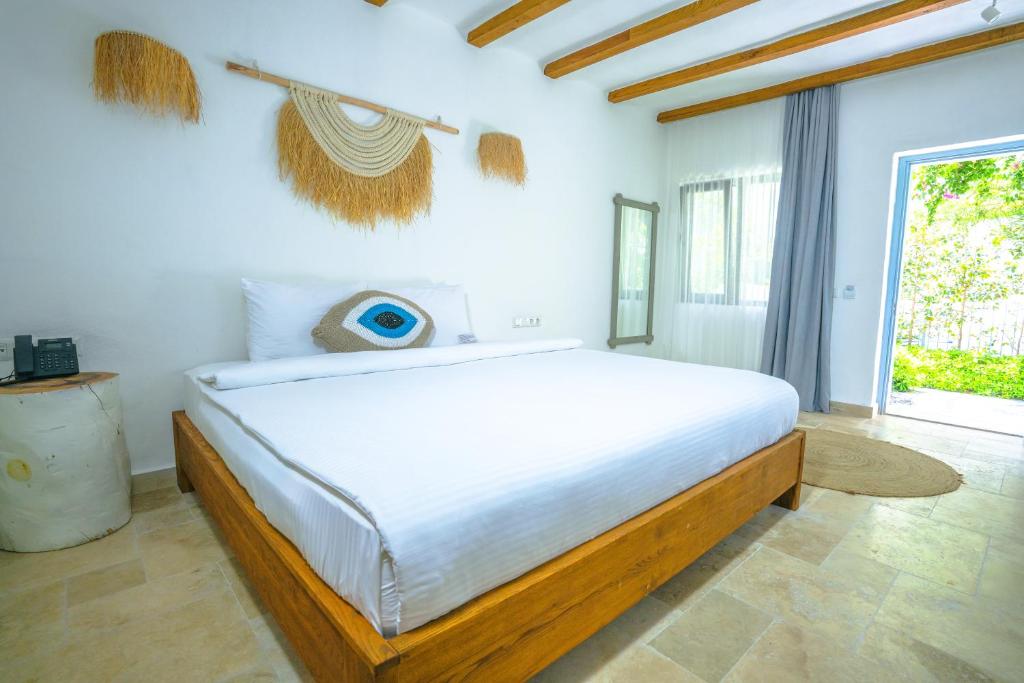 Kassandra Oludeniz - 1