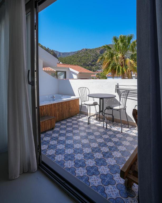 Kassandra Oludeniz - 16