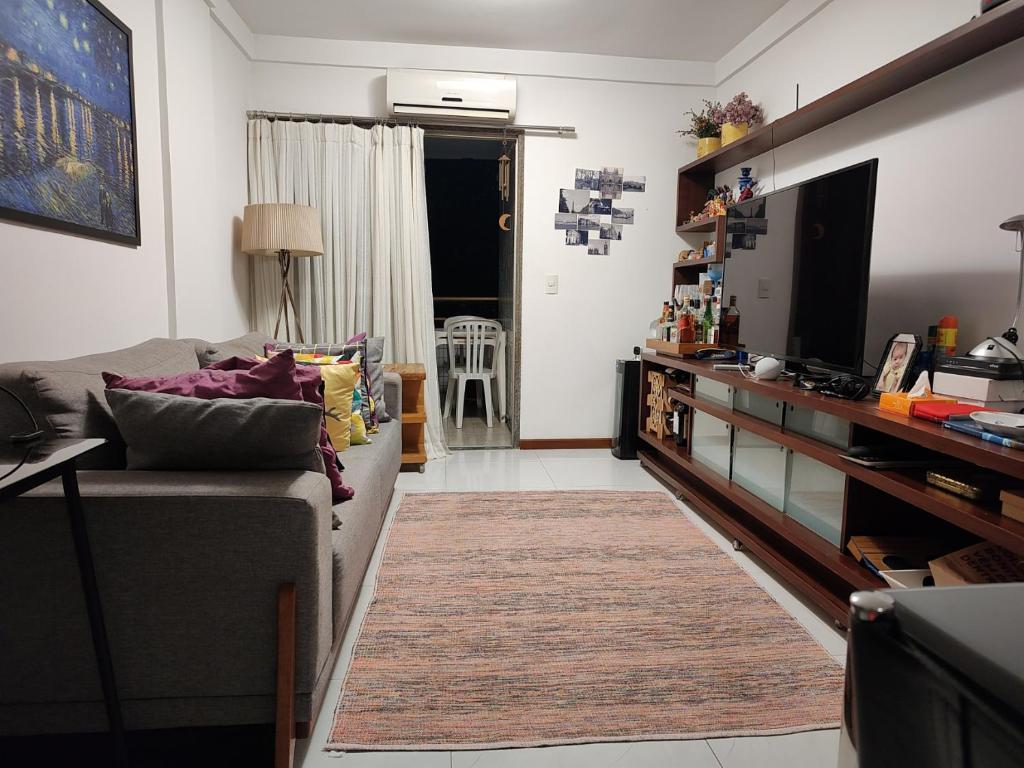 Posezení v ubytování Hostel for One com quarto de solteiro e banheiro privativos