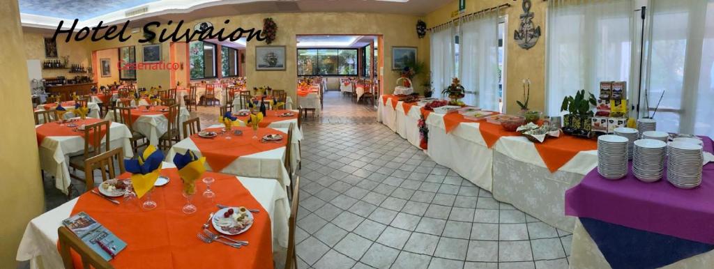 Restaurace v ubytování Hotel Silvaion