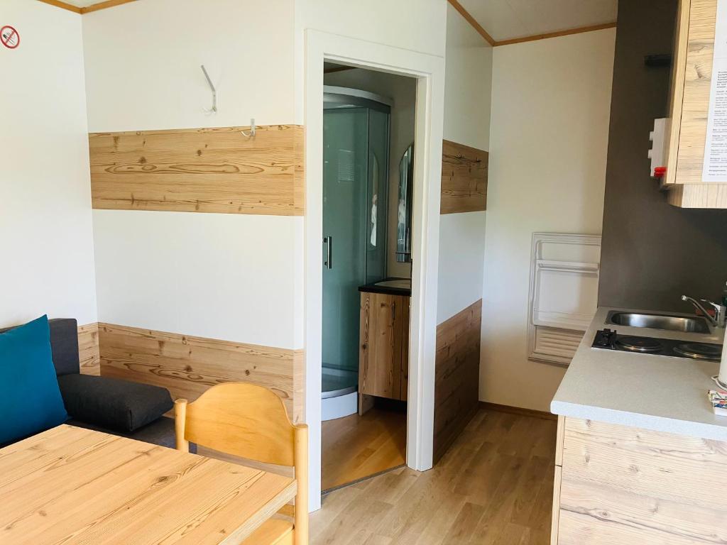 Kuchyň nebo kuchyňský kout v ubytování Polzer CAMPING BÜKFÜRDŐ